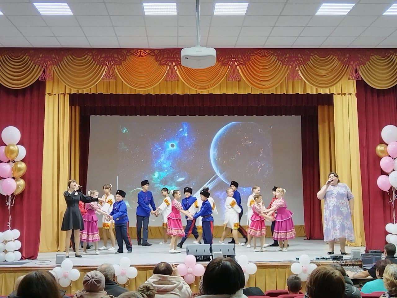 День матери.